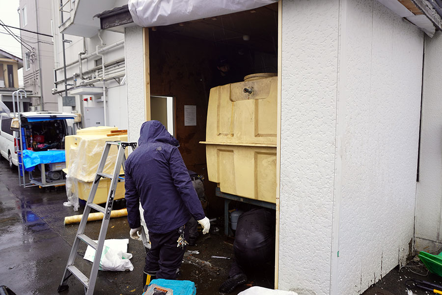 横浜銀行中野支店受水槽一体型加圧給水ポンプユニット更新工事